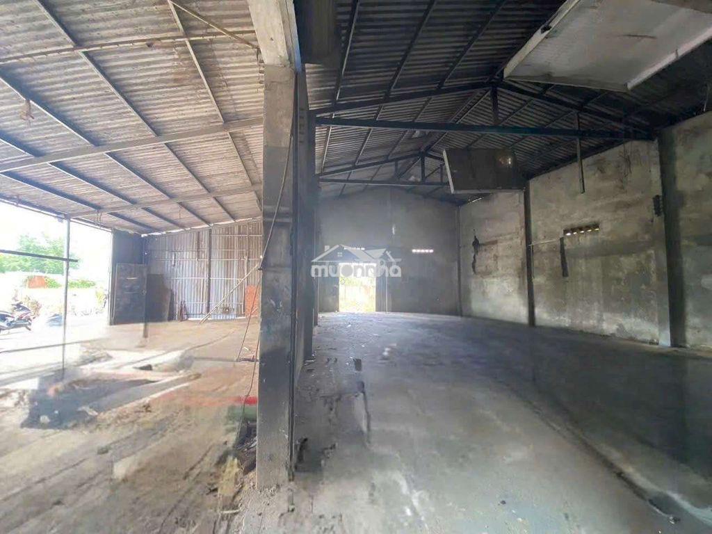 Cho thuê xưởng kv gần 2000m2 xd 600m2 giá 50tr dương công khi hóc môn - Ảnh 2