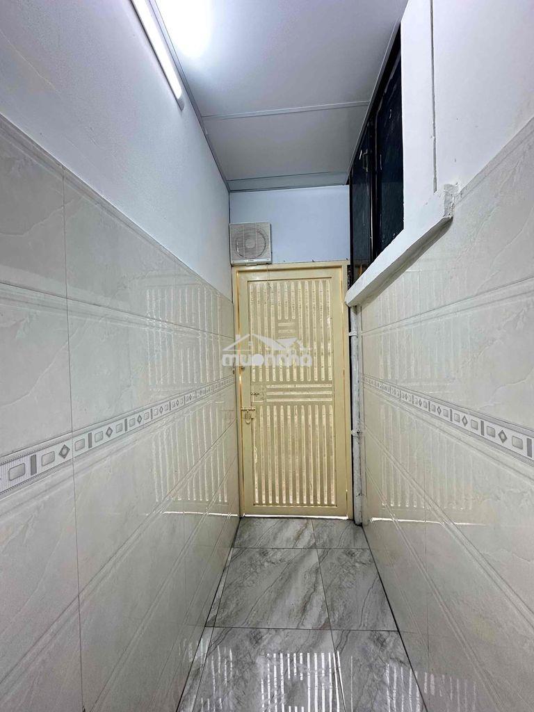 Cần cho thuê nhà cmt8 quận 3