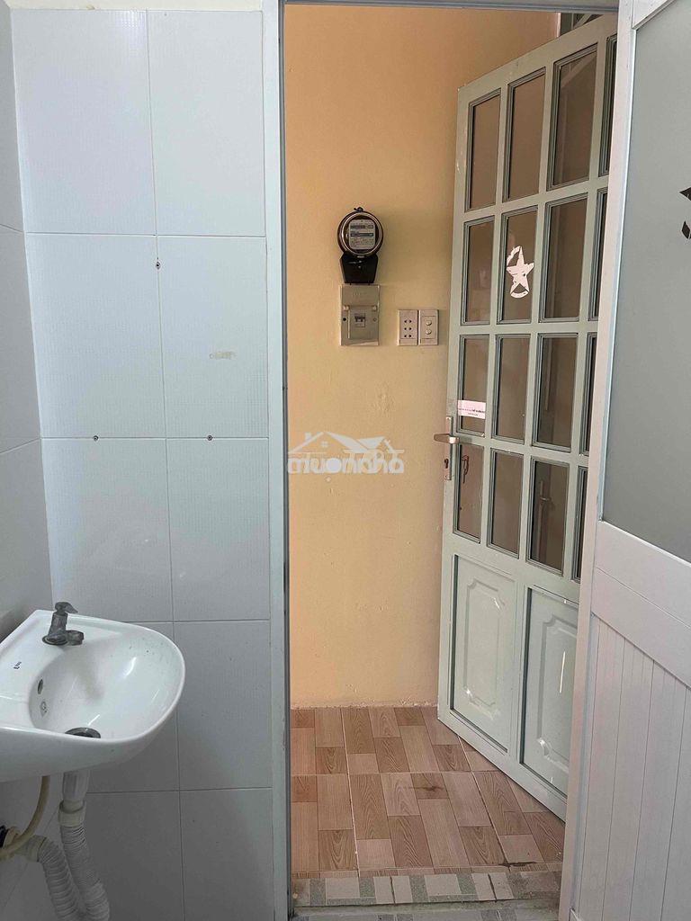 Phòng trọ nguyên lầu 2 chu văn an bình thạnh - Ảnh 2