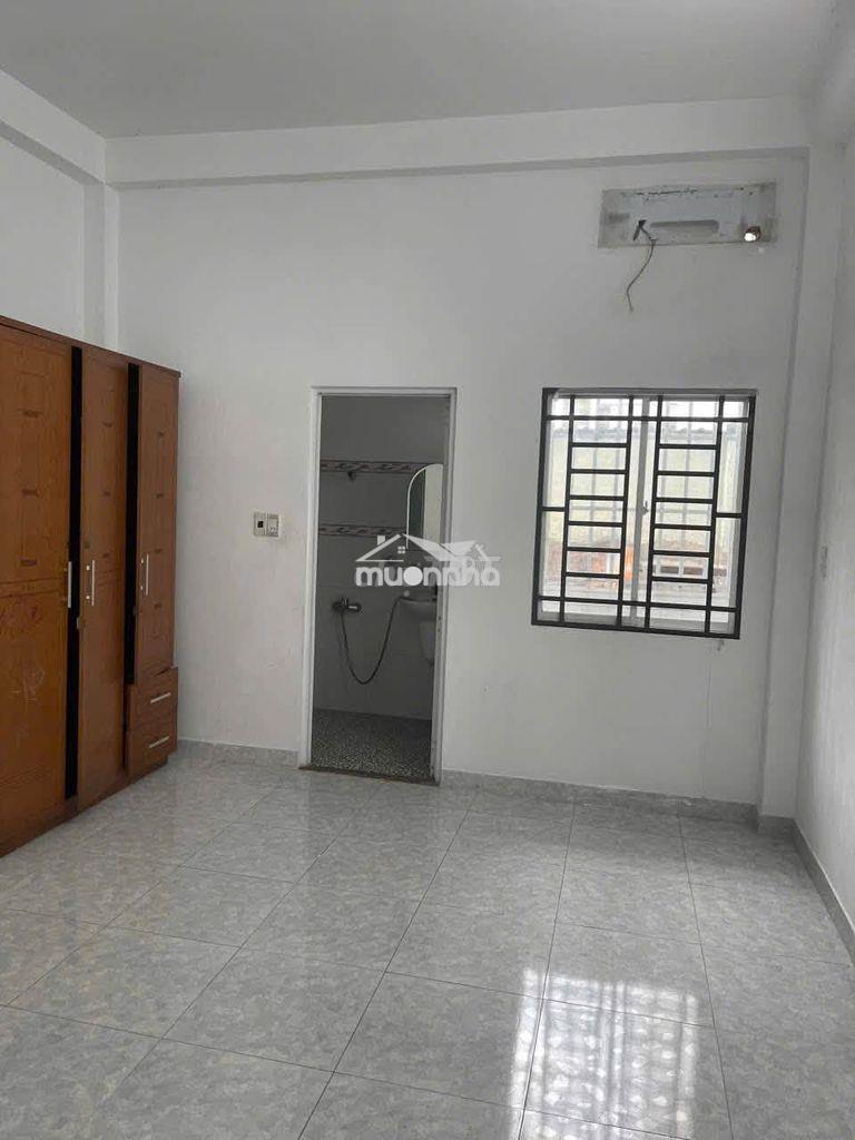 Cho thuê nhà 3 lầu hẻm rộng phường tân chánh hiệp q12