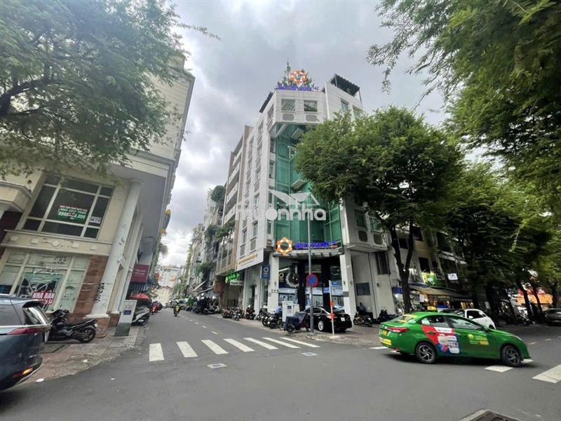 Vp rẻ ngay chợ bến thành - lưu văn lang, q1. dt 166m2/sàn, giá 68tr/th