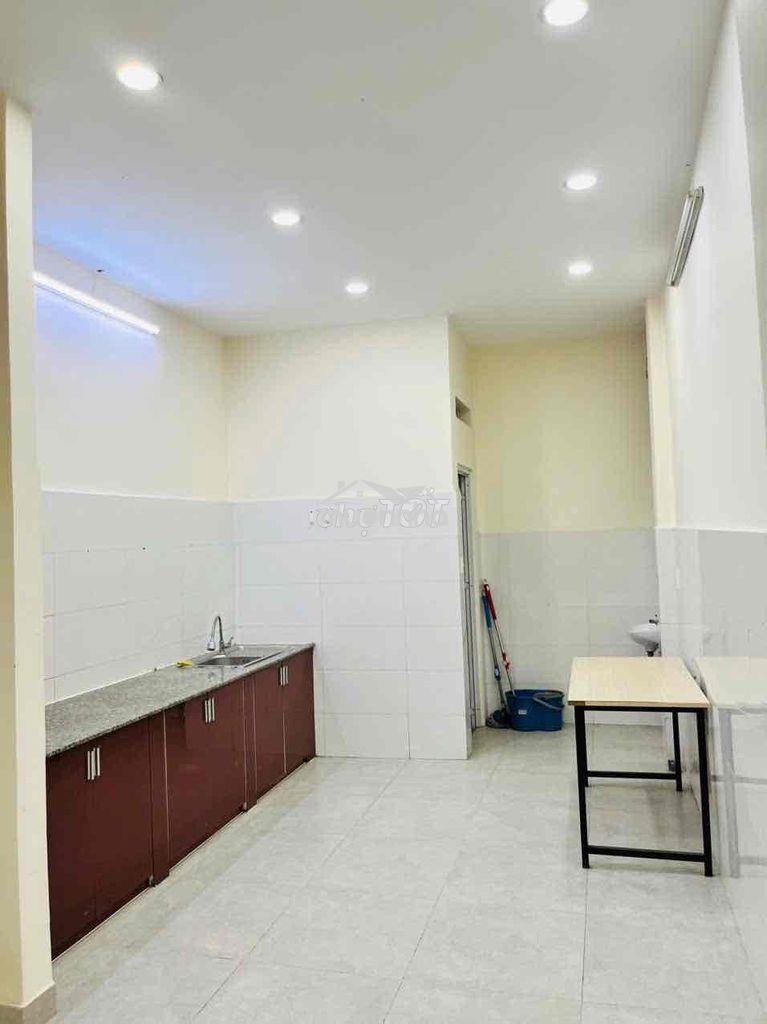 Nhà 4 phòng ngủ 3,8x17 kỳ đồng. hẻm xe hơi - Ảnh 4