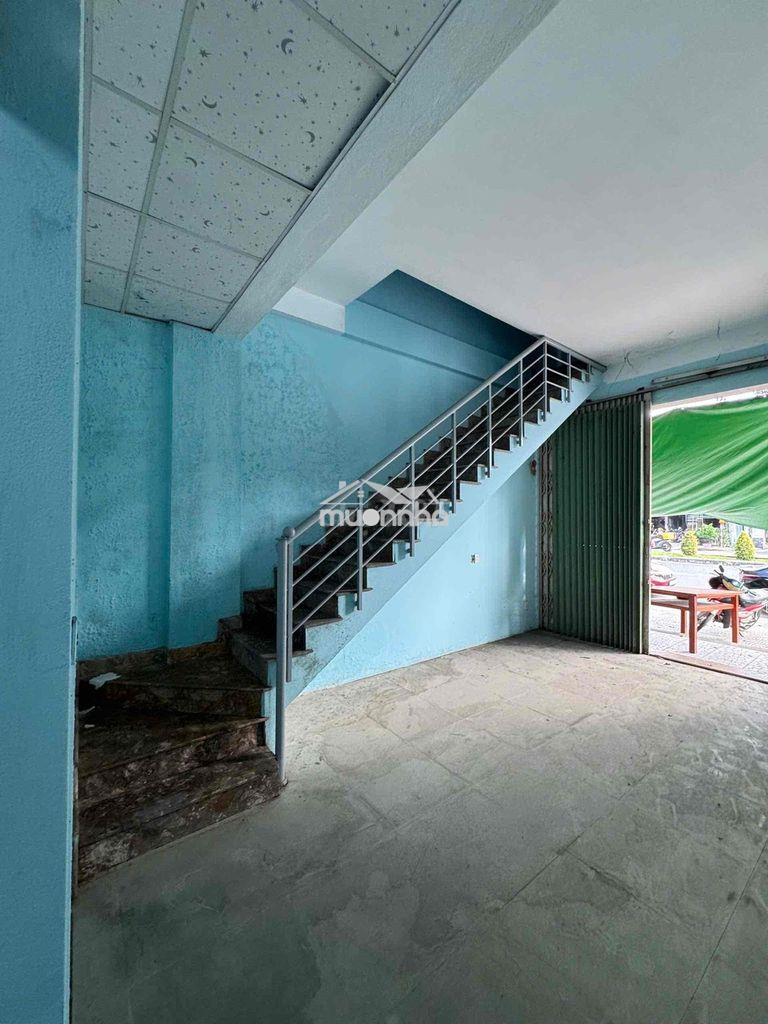 Bán nhà 2 tầng – mt cách mạng tháng 8 gần ngay ông ích đường - Ảnh 4