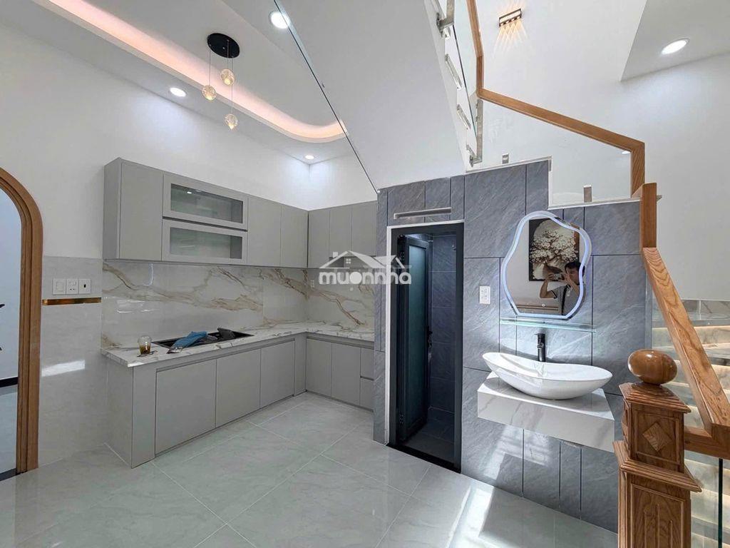 Nhà 2 lầu (4.3x13) mới đẹp hẻm thông đẹp đường hậu giang giá tốt - Ảnh 2