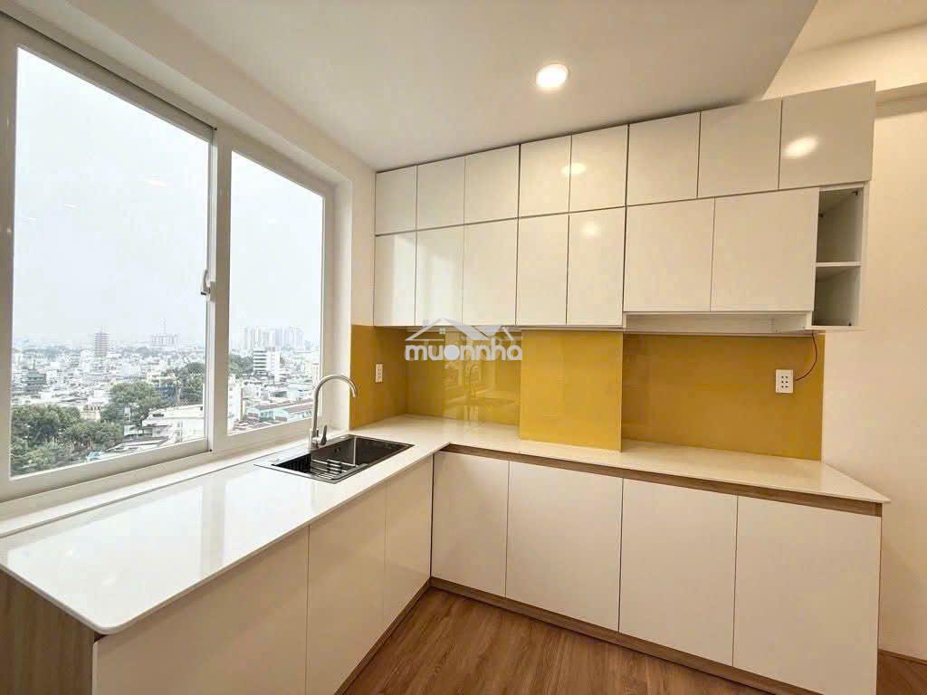 Bán chung cư  lạc long quân. dt - 45m2 2pn có sổ  - 4