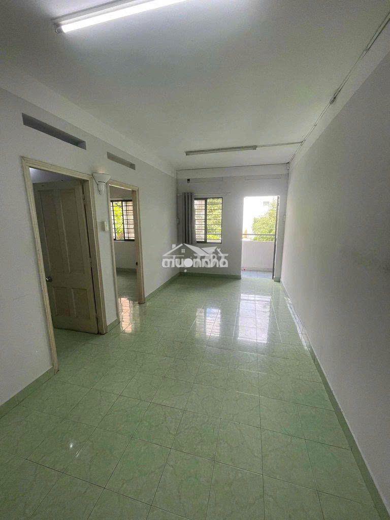 Bán căn hộ 2pn 1wc tại bàu cát ii, thang bộ lầu 1 - Ảnh 2