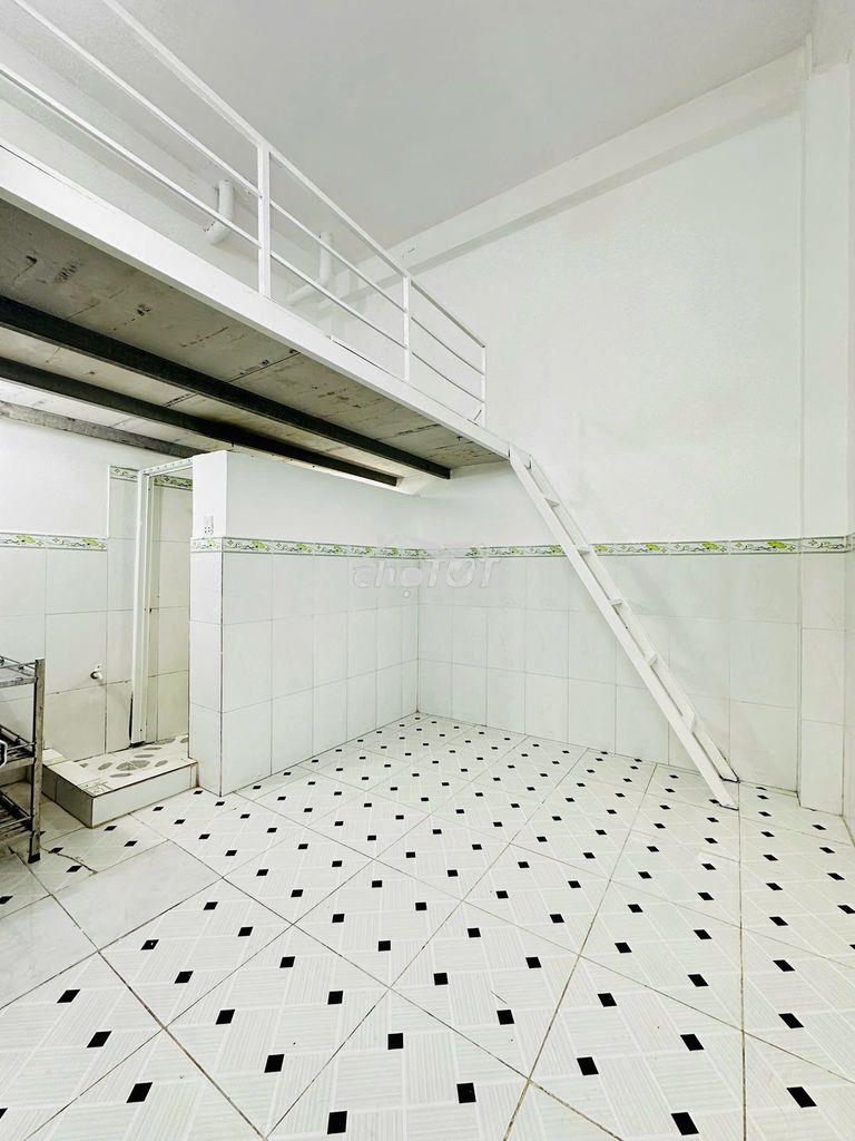 Duplex gác cao ko đụng đầu gần iuh vlu giá rẻ