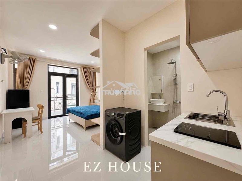 Studio ban công full nội thất - máy giặt riêng