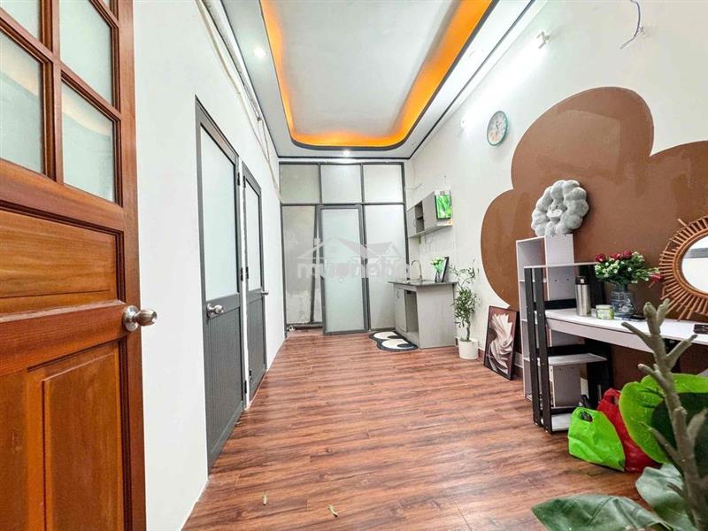 2pn phòng khách rộng , tầng trệt , nội thất đầy đủ