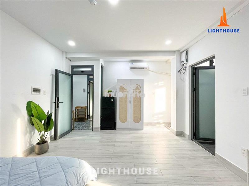 Bancol cửa sổ thoáng mát gần lotte ở 2-3 người rộng rãi - thang máy to
