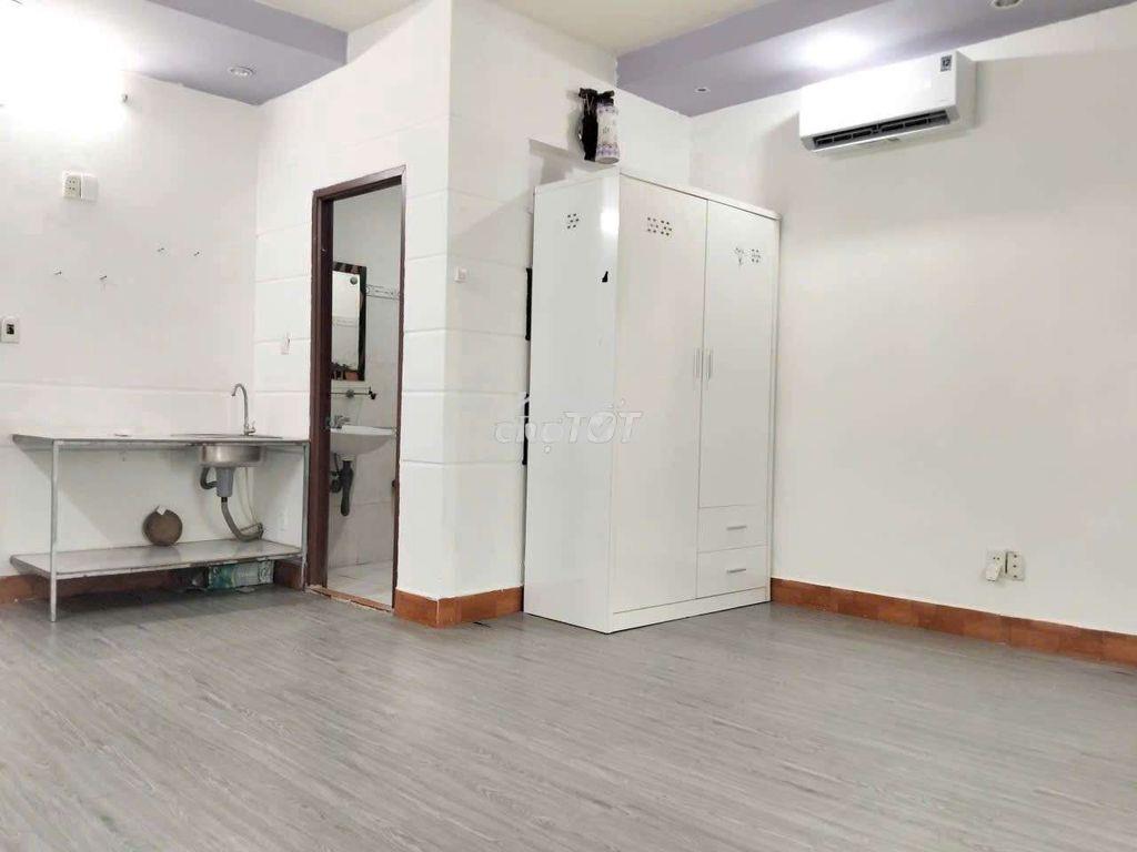 Khu chợ tân mỹ, sát phú mỹ hưng, đẹp rộng rãi, có máy lạnh, tủ quần áo - Ảnh 2