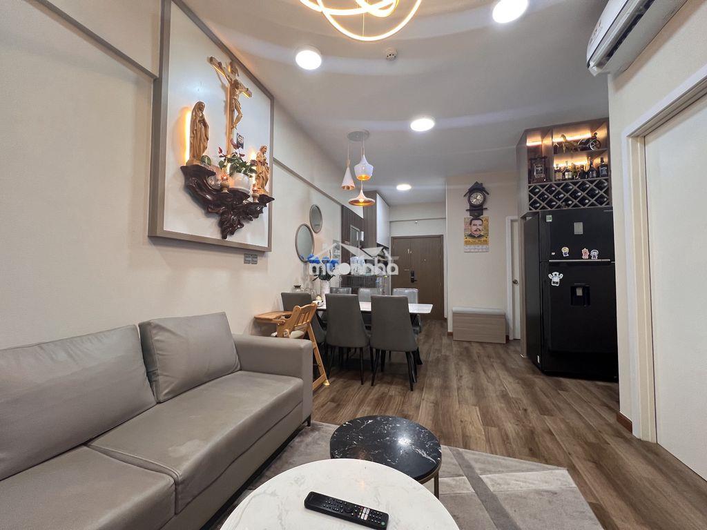 Bán luxgarden quận 7 - 2pn 68m - view về landmark - sổ hồng sẵn - 2