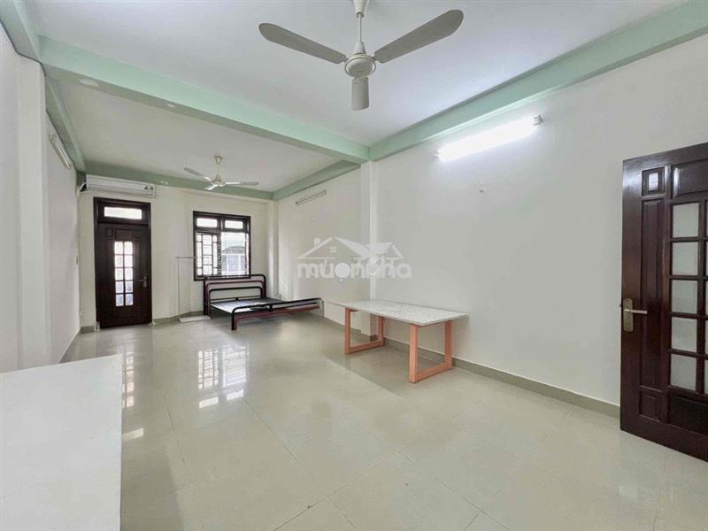 Cho thuê căn hộ nội thất cơ bản_ban công rộng_40m2 ngay cầu vượt 3/2