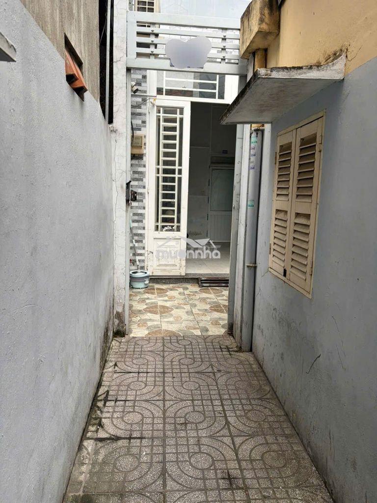 Bán nhà dt khủng 6m x 11m vị trí sát ngã tư đường tạ quang bửu p3 q8 