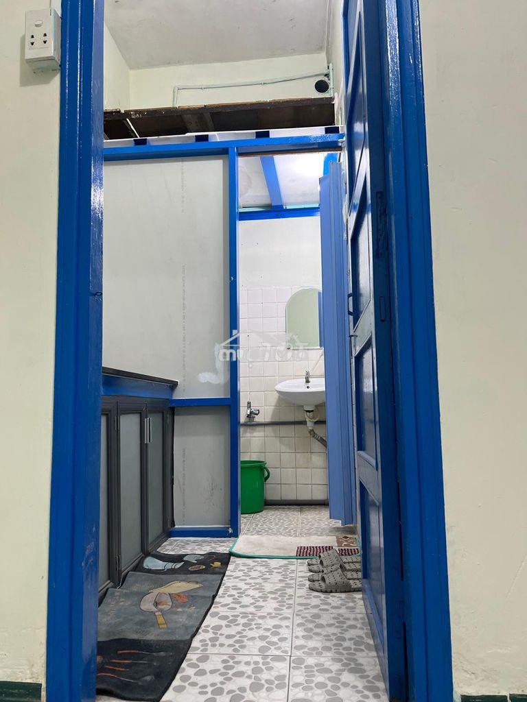 Cho thuê căn hộ khép kín giá rẻ, mặt tiền cmt8, p. hòa hưng, tp. hcm - Ảnh 3