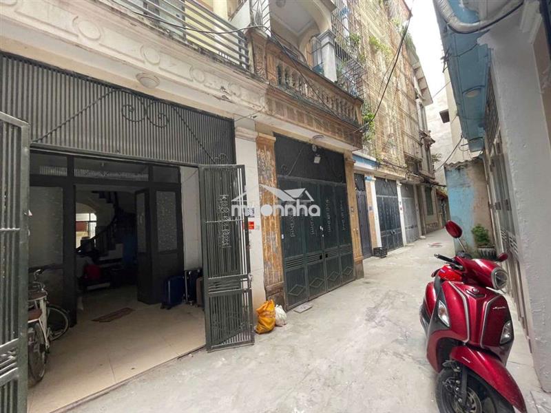 Nhà 4 tầng. gần chợ đại từ, trường cấp 1 đại từ, gần  đại học tl
