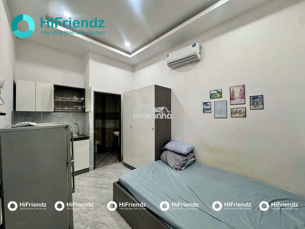 Phòng nhỏ gọn đầy đủ nội thất cửa sổ thông thoáng  - Ảnh 2