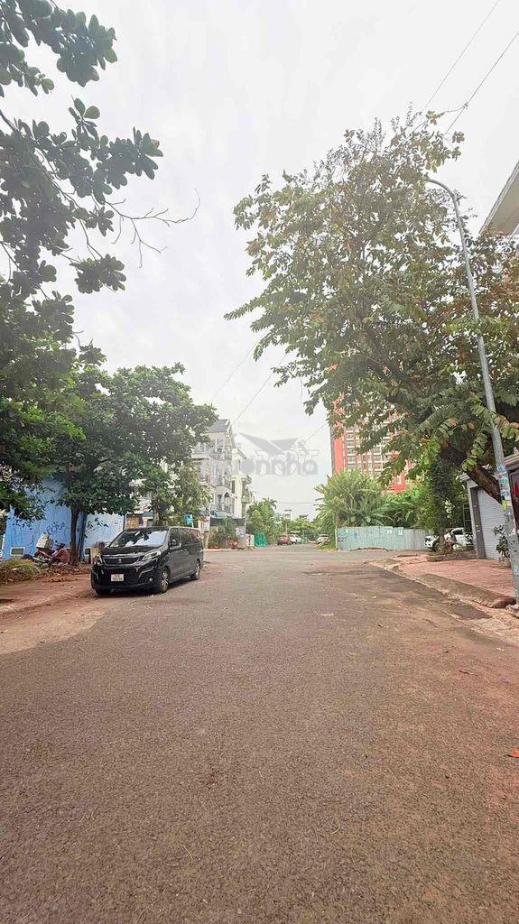 Cho thuê nhà 3 tầng nguyên căn 20 tr - 4
