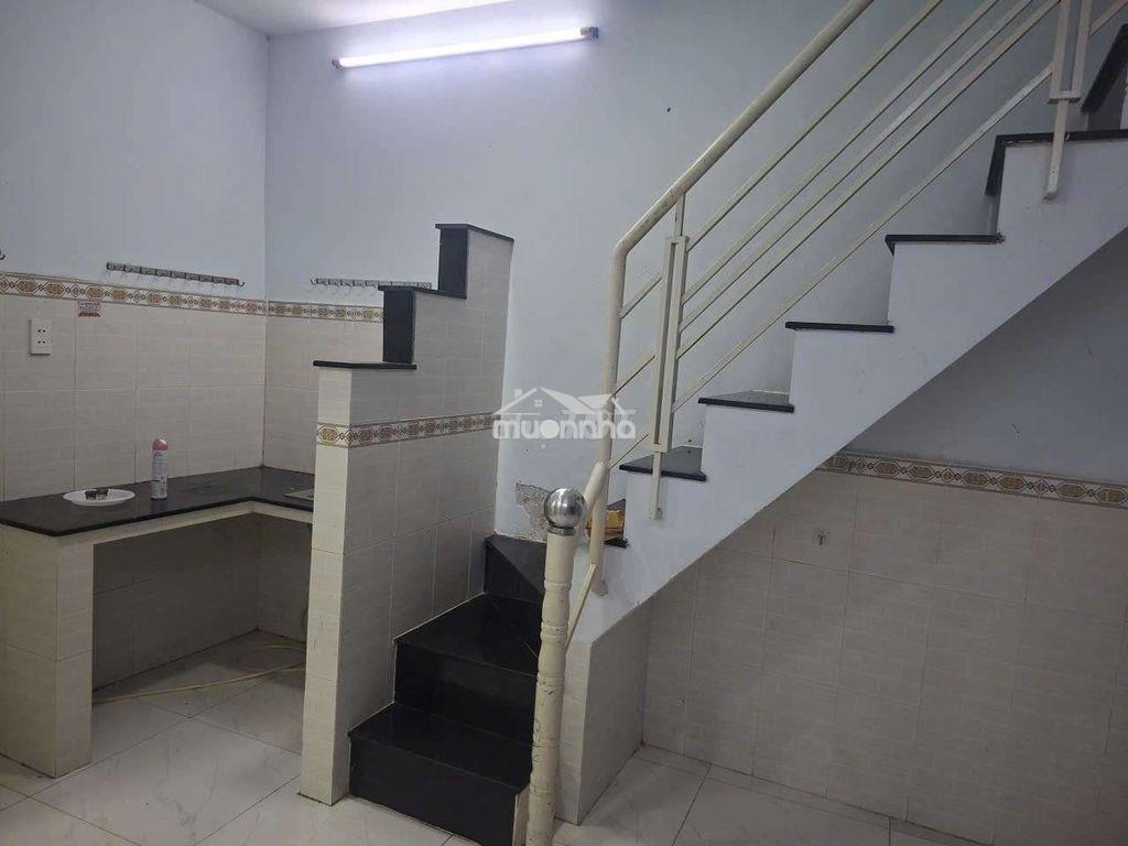 Nhà cho thuê p6q8 - Ảnh 4
