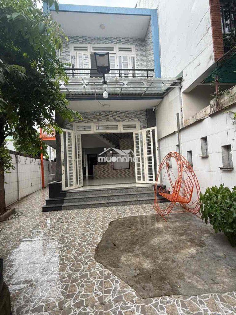 Nhà 1 trệt 1 lầu đường lê văn việt sát bên ngã tư thủ đức