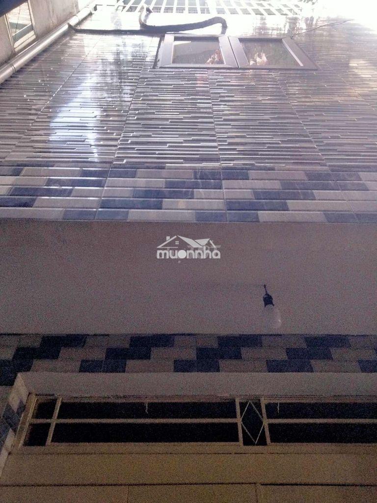 Cho thuê nhà 1 trệt 2 lầu gần chợ bà chiểu , bình thạnh 