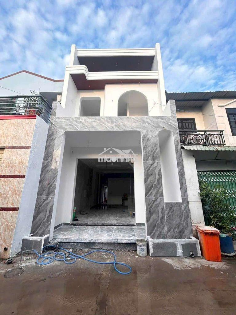 Thanh lý nhà mới xây thủ khoa huân p. bình chuẩn sổ sẵn