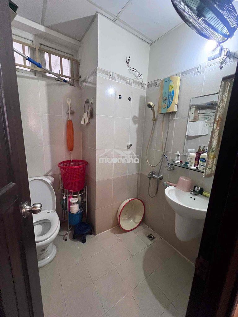 Cần bán căn hộ võ đình  q12 sổ riêng 2 pn 2 wc chỉ 2050 - Ảnh 2