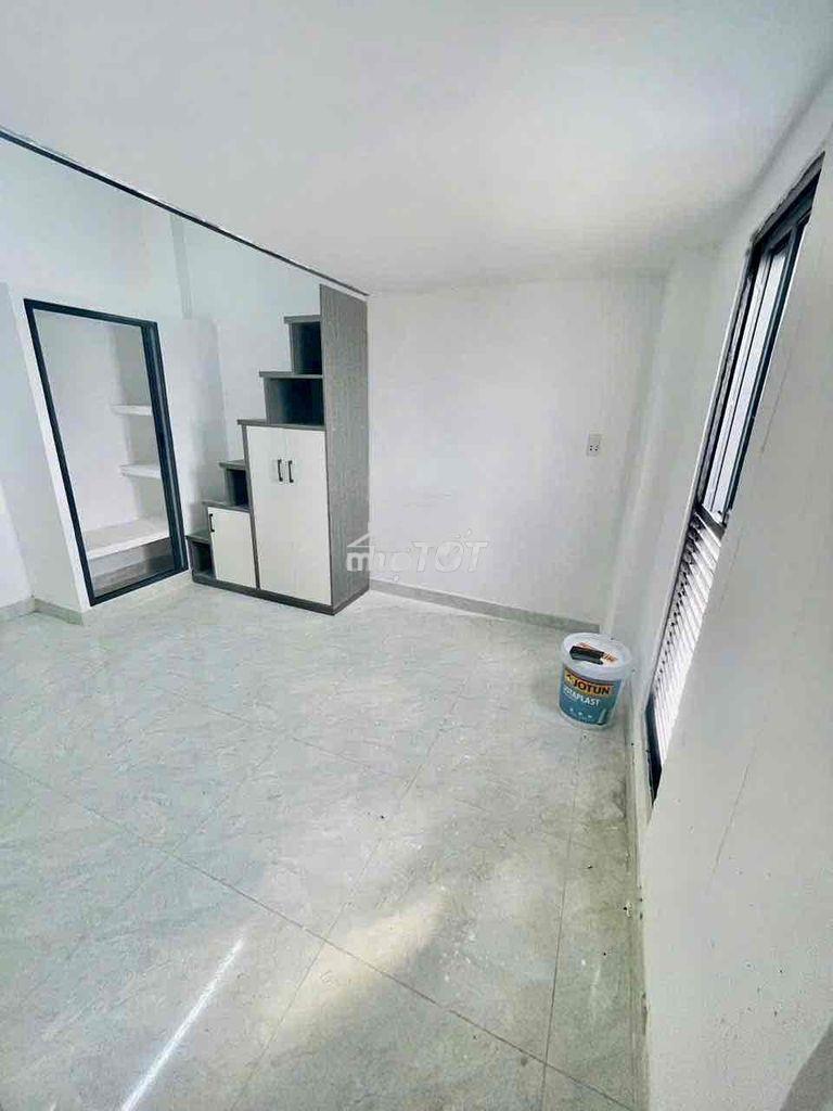 Phòng trọ có gác lửng – 20m² – giá 4.2 triệu – phú định, p.16, q.8