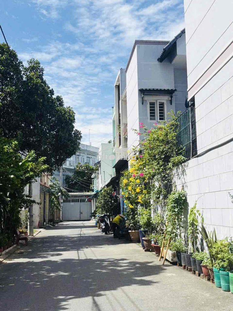 Hơn 5 tỷ - 140m2 đất ngang 8m hẻm xe hơi ngay chung cư đạt gia