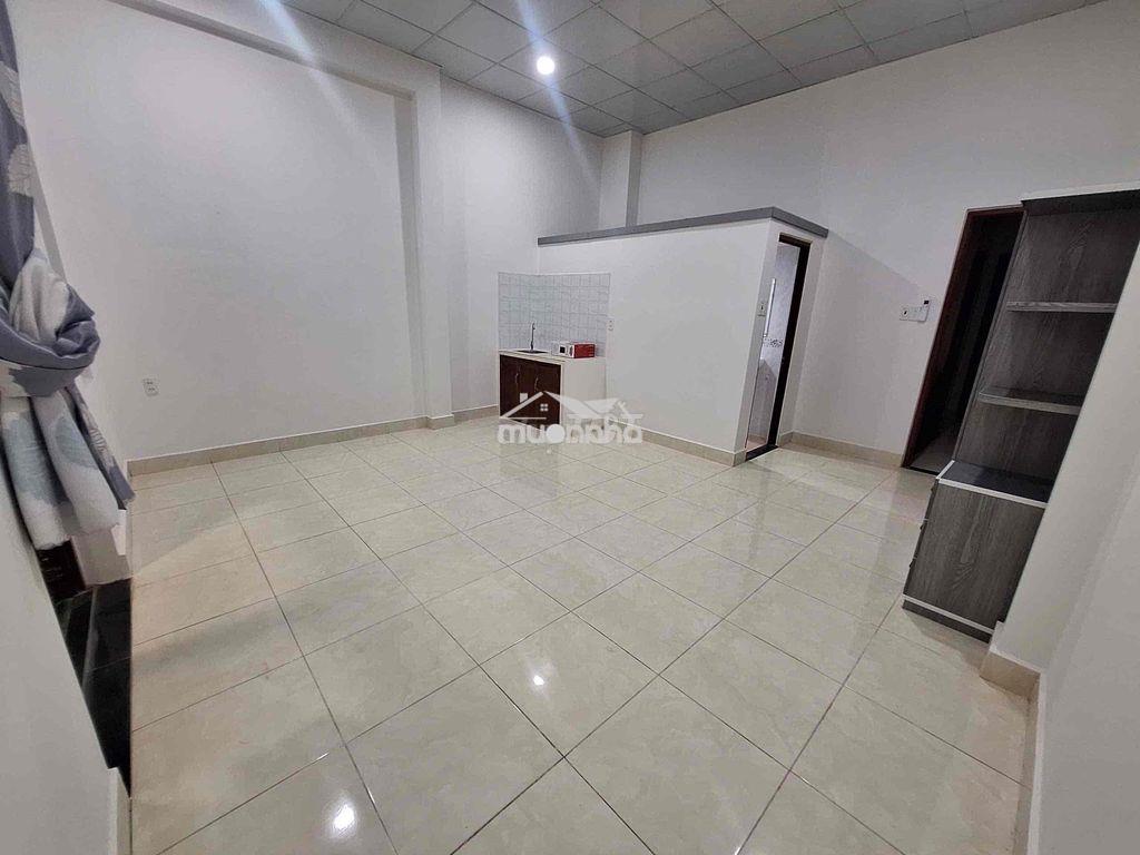 Phòng ban công mới giá rẻ đường bùi văn ba, tân thuận - Ảnh 2