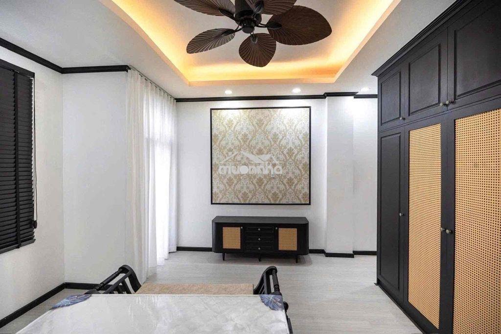 Căn hộ 1 phòng ngủ - thiết kế tone trắng đen - bancol cửa sổ đầy đủ - Ảnh 4