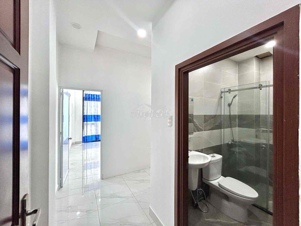 Cho thuê căn hộ ban công rộng gần 30m2 full nthat - Ảnh 4