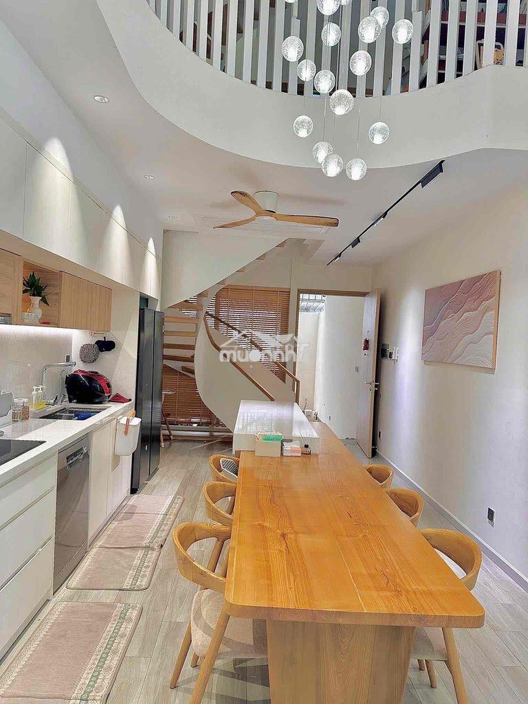 Nhà 3 tầng full nội thất cao cấp sân đậu xe hơi hẻm 175 tăng nhơn phú