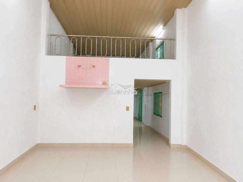 Cho thuê nhà c4 nguyên căn 01pn ,gác suốt ngăn 2p ngủ-  p.tân hưng q7 - Ảnh 2