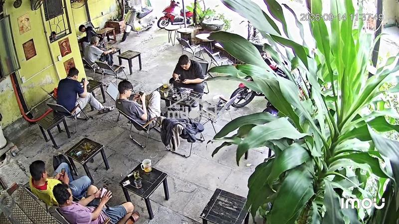 Sang mặt bằng cà phê lâu năm 130triệu