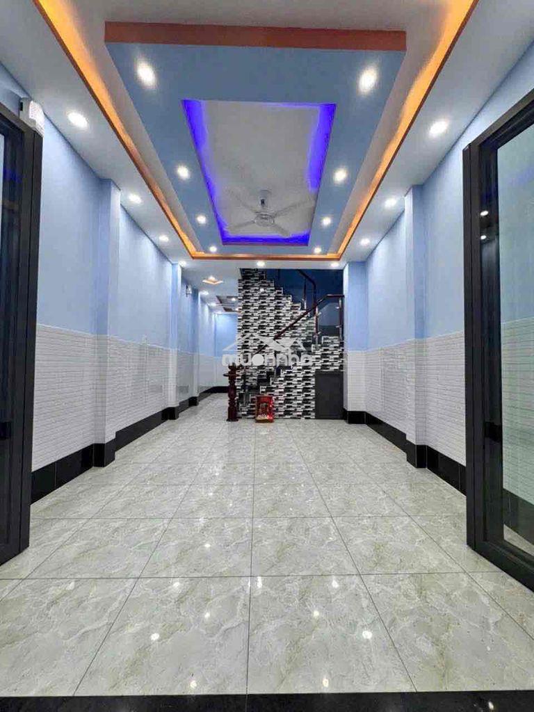 Nhà cho thuê ngay bến xe quận 8