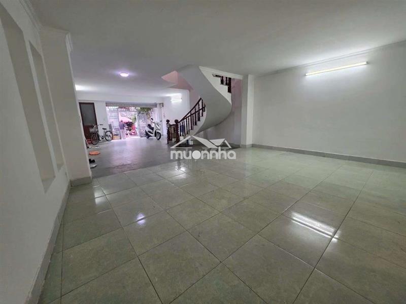 💥Cho thuê tầng trệt - 4 x 20m : 9,5tr 💥
🏡 nguyễn kiệm, phú nhuận

●