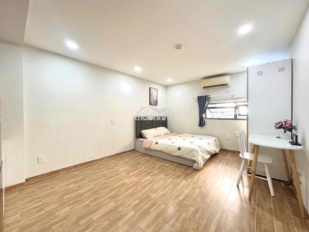 Studio rộng 30m2, cửa sổ lớn siêu thoáng, ngay phố phan xích long - Ảnh 2