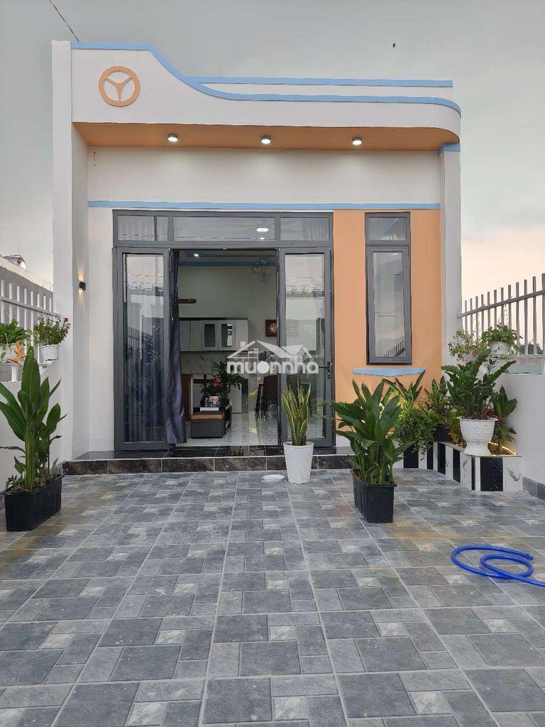 Nhà đẹp giá rẻ tại tân định bến cát