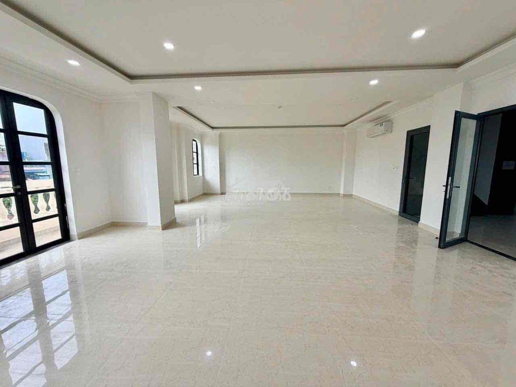 140 triệu/tháng ! 10x20m- 5 lầu có thang máy mặt tiền nguyễn văn luọng - Ảnh 3