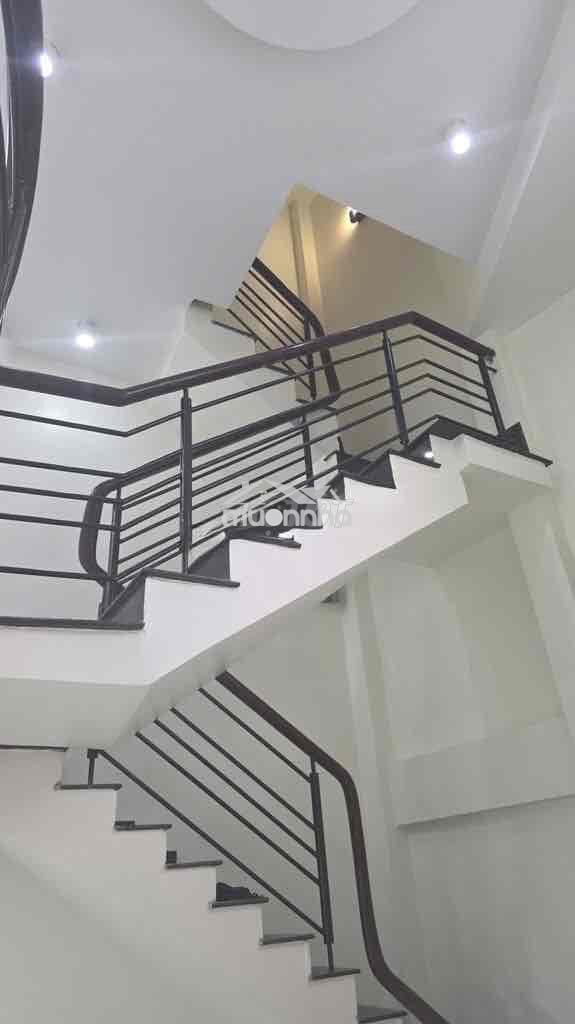 Nhà 3 phòng ngủ 3,3x10 hoà hảo. hẻn rộng
