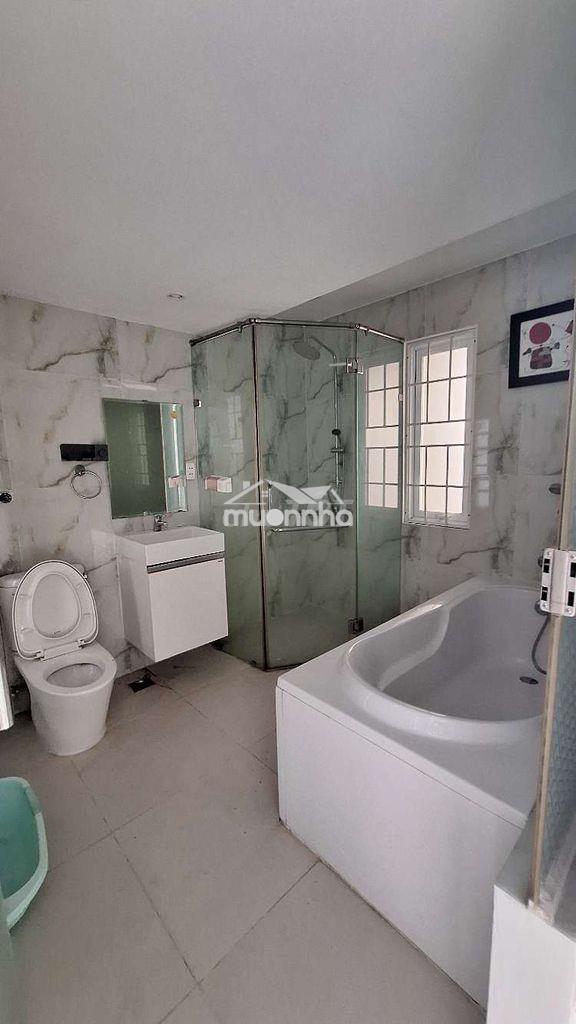 Nhà thue 4 tầng , hẻm đất thánh,f6. 4x12  4 phòng 3wc, nội thất đầy đủ