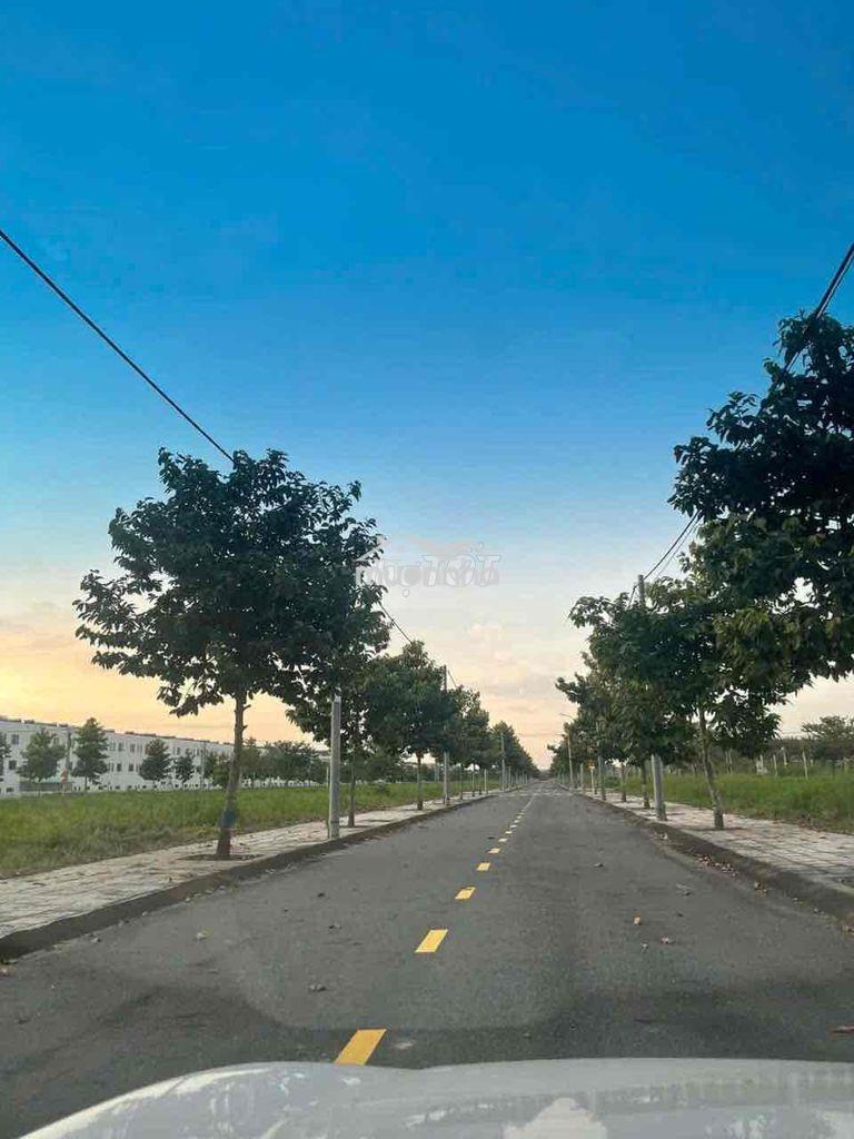 Cần  bán gấp lô đất về  cali ở với con