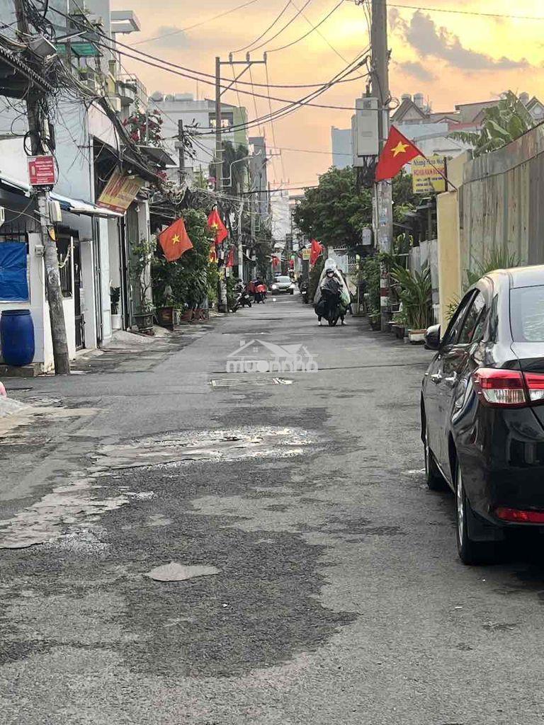 Xưởng gác lửng đường phan huy ích phường 12 dt: 112m2 - 2