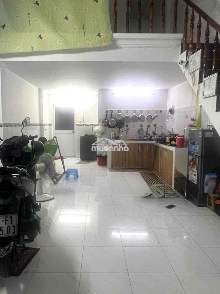 Cho thuê nhà đúc lửng..dt:4,2x14m có 2 pn kín 1 p hở  2wc.hẻm ht17.q12