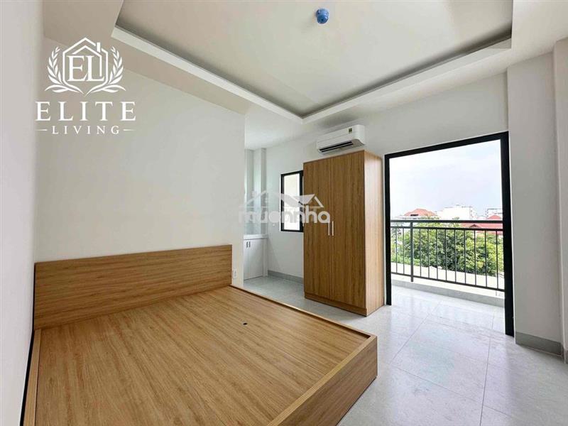 Phòng ban công mới xây có sẵn nội thất gần đh văn lang cs 3 và iuh