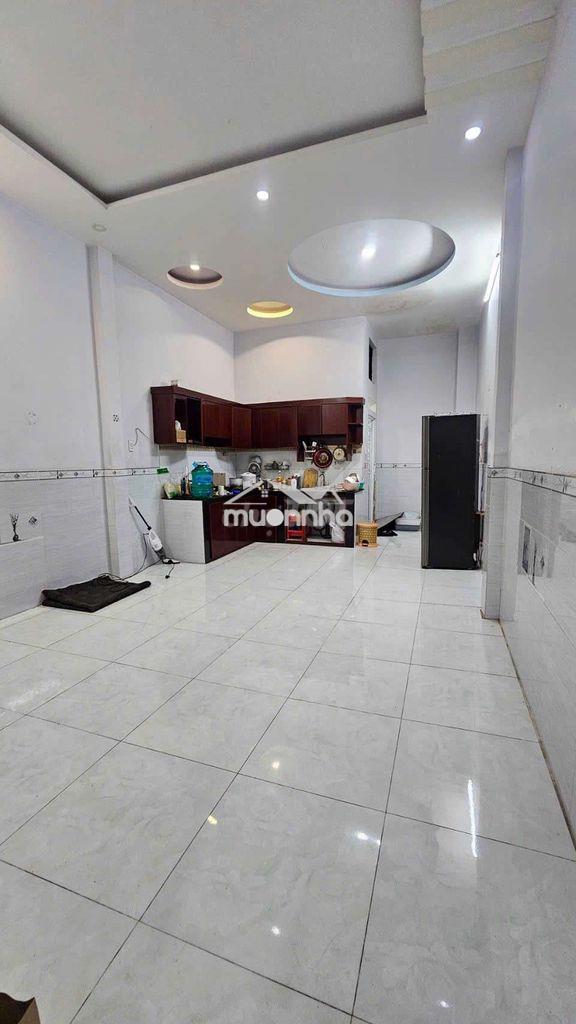 Nhà thuê 4*18 lầu 5pn. đang sơn mới đường lê thị ngay vĩnh lộc a - Ảnh 4