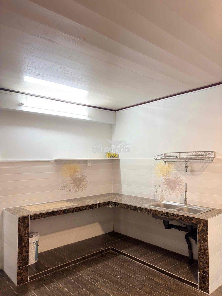 Cho thuê nhà nguyên căn. dt:4x12m 1 trệt 1 lầu.phan đăng lưu p5 pn - Ảnh 4