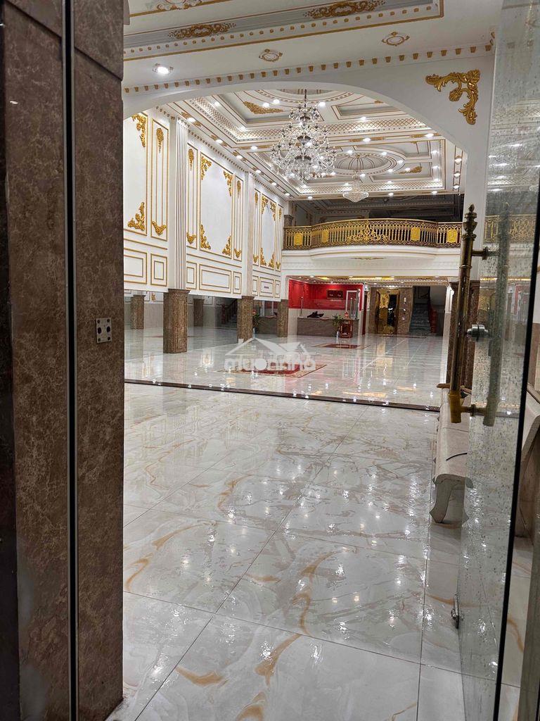Cho thuê mặt bằng toà 8 lầu,1600m2 - 2