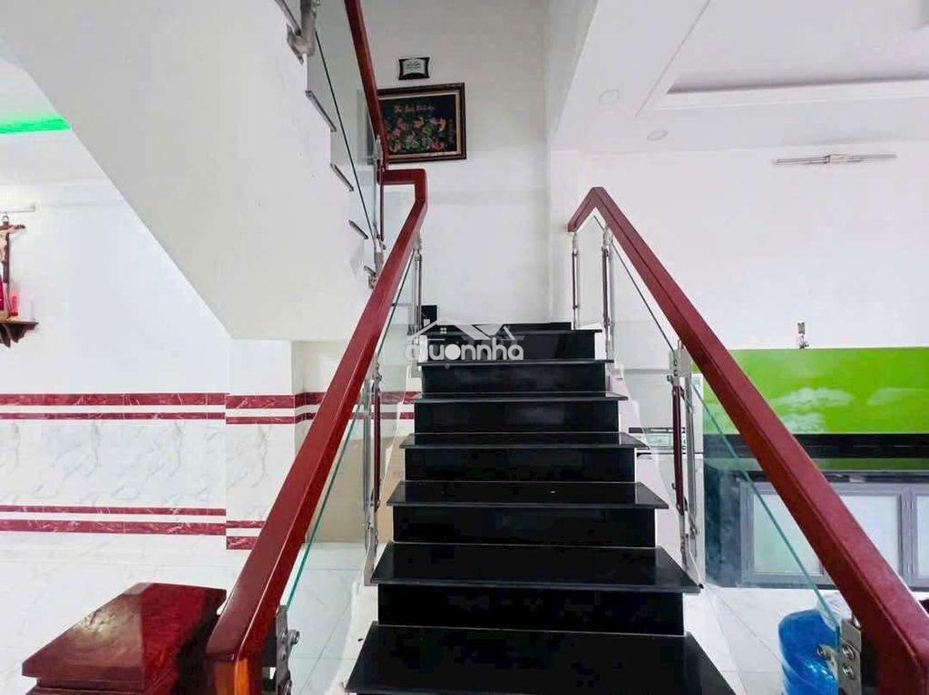 Cho thuê nhà hẻm cụt 4x16 3lau 4pn 5wc sân thượng - Ảnh 4